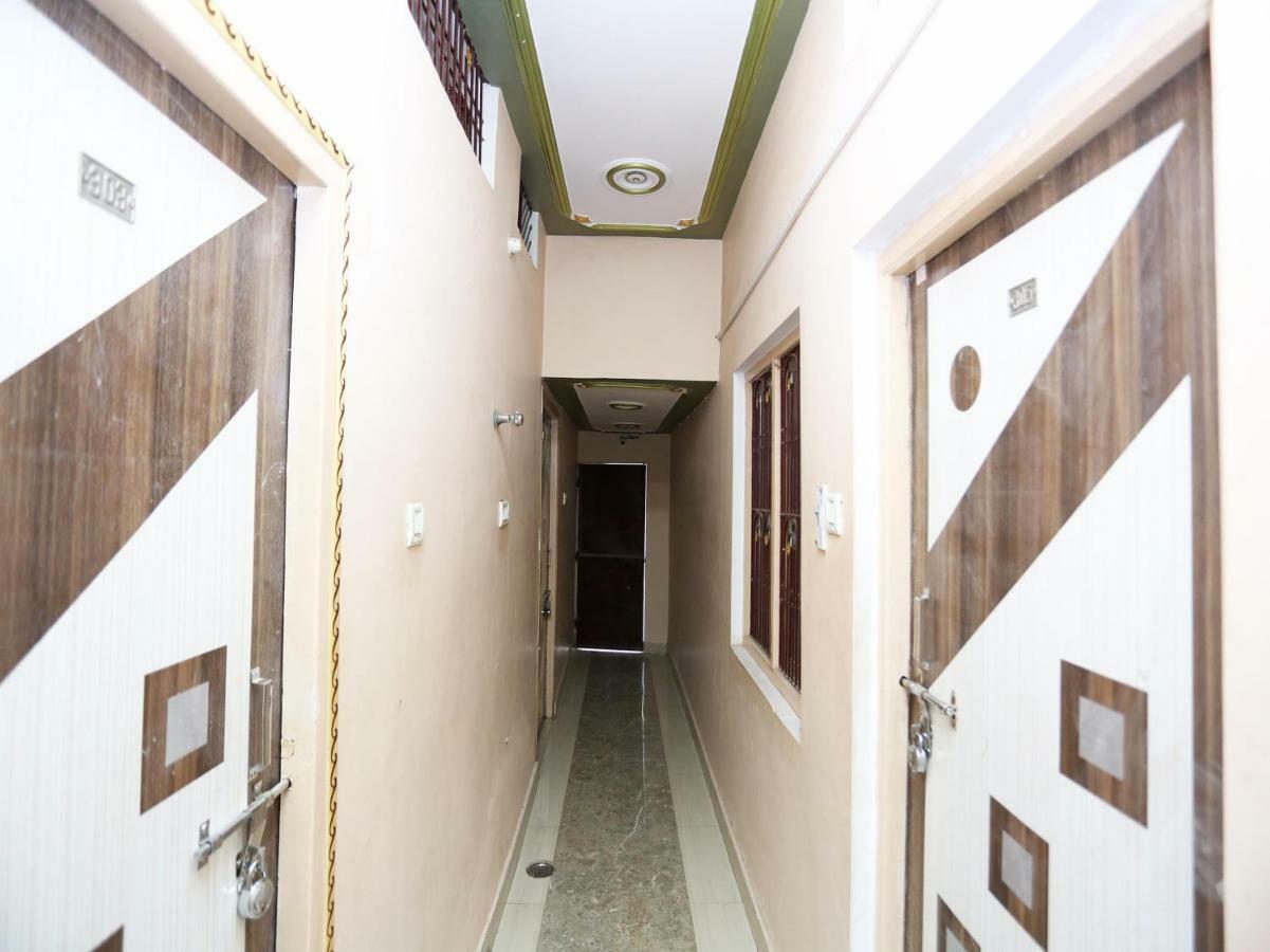 Spot On 45585 Hotel Aakash Ganga Varanasi Exterior foto