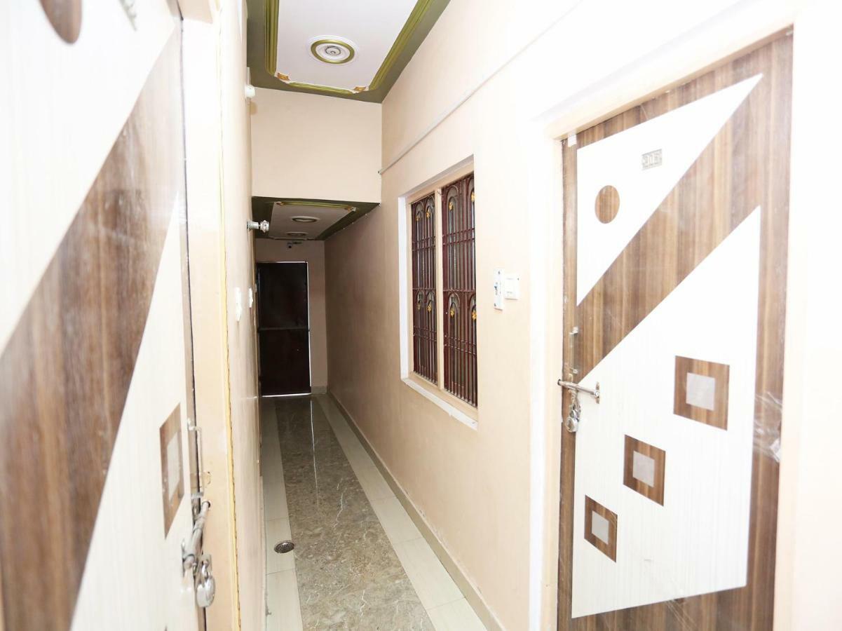 Spot On 45585 Hotel Aakash Ganga Varanasi Exterior foto