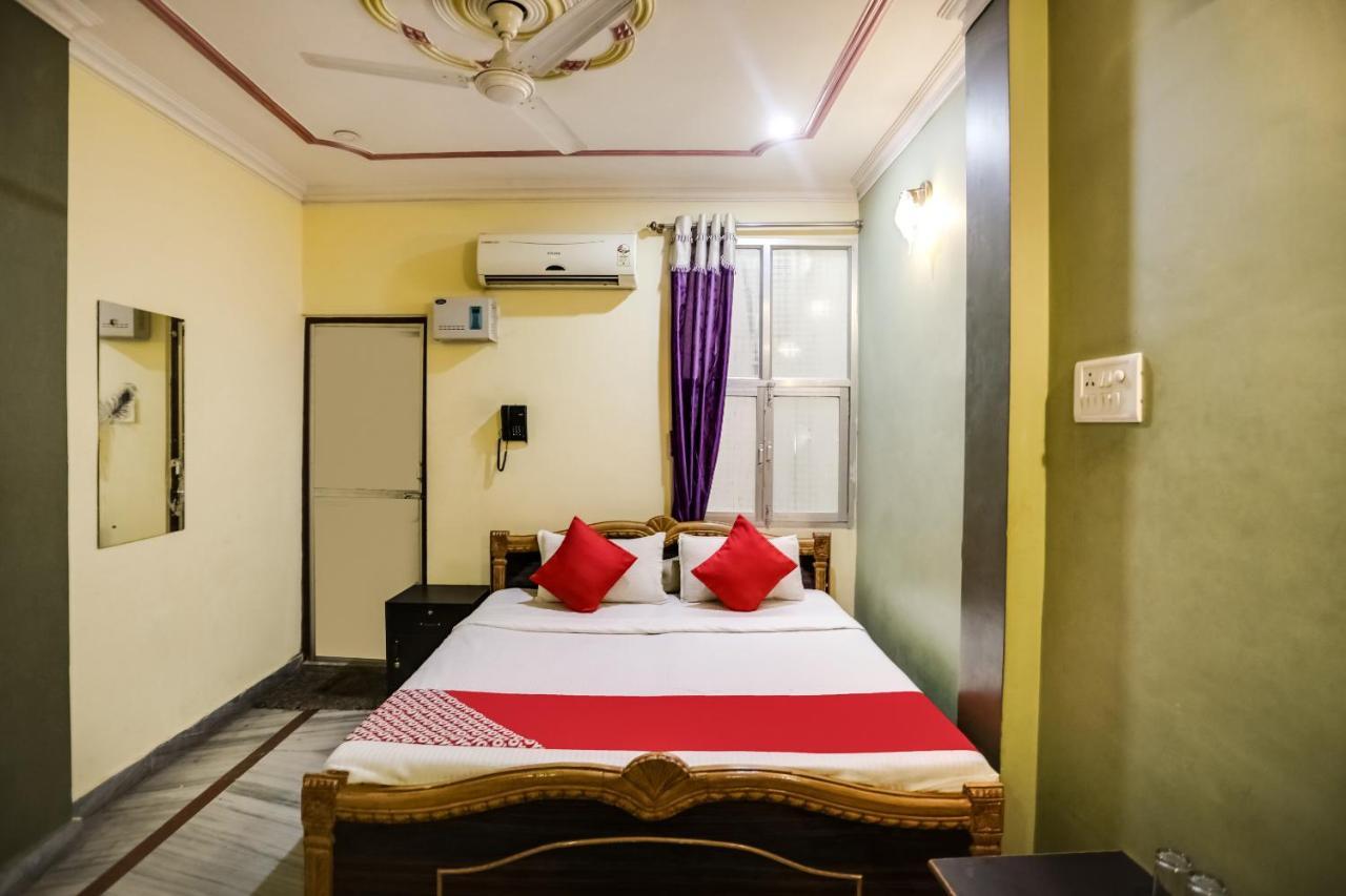 Spot On 45585 Hotel Aakash Ganga Varanasi Exterior foto